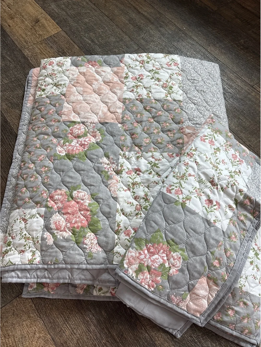 Little Dolly Handicraft Floral Patchwork Quilt Set & shams 104x90 inches King